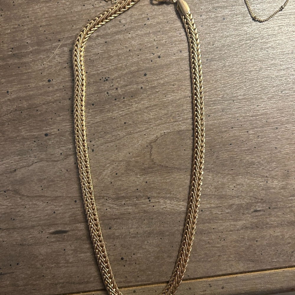 Elegant Gold Chain Necklace